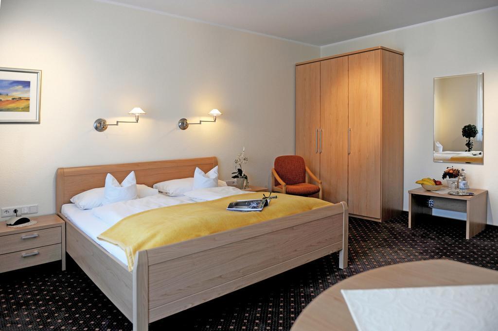 Hotel-Pension Poehling Липщат Екстериор снимка